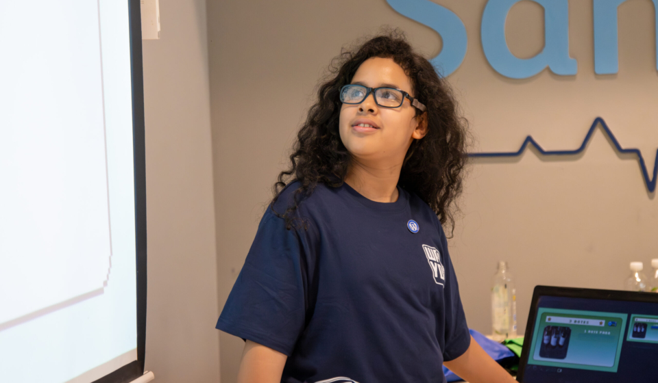 Ponente adolescente Eliana Campos - Comunidad WordPress Honduras